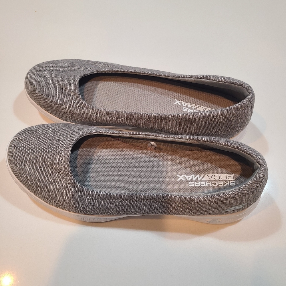 Skechers Goga Max Women's Gray Slip-On Shoes in Size 7.5